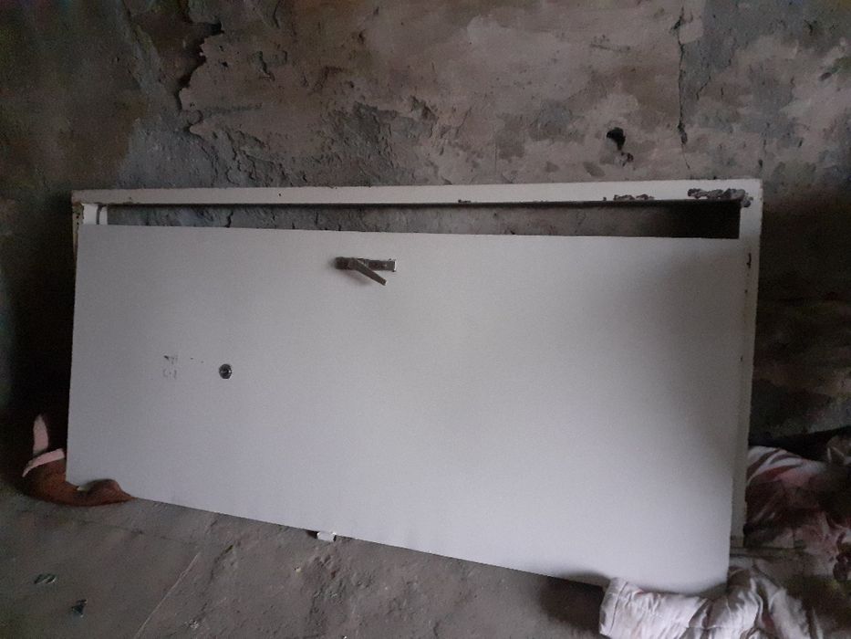 Темир эшик сотилади 205га85