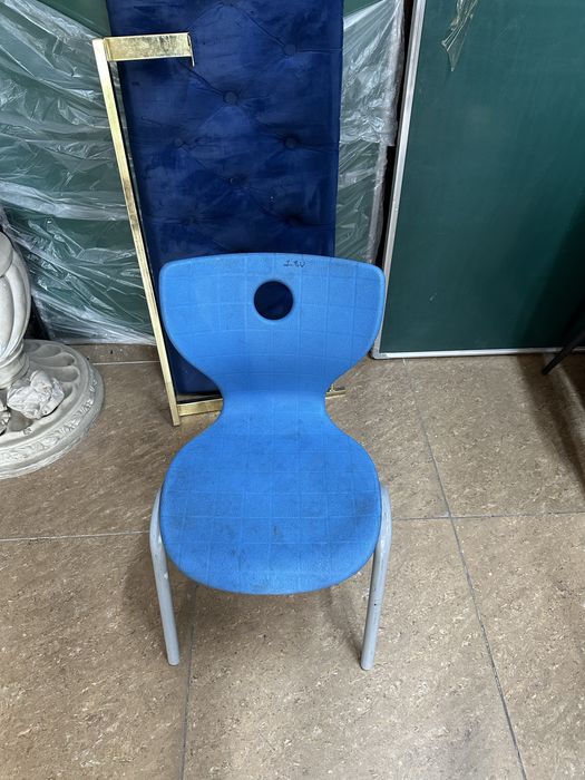 Стул стол пластиковый с металлическими ножками