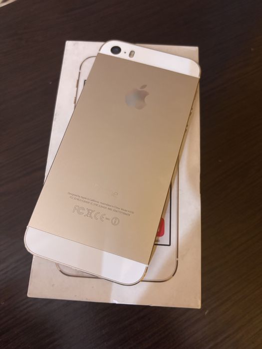 Айфон 5s в золотом цвете
