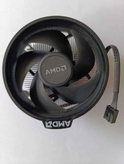 Процесор Ryzen 3 3100 с охладител