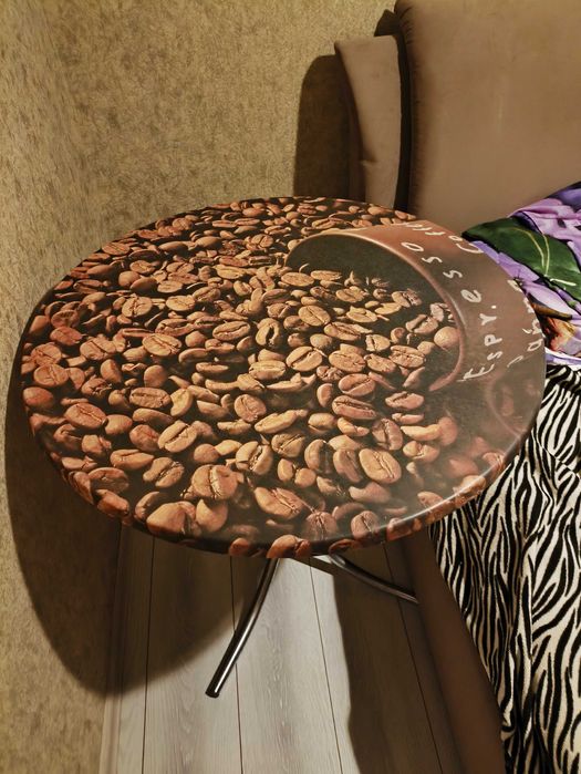 Стол продам срочно!