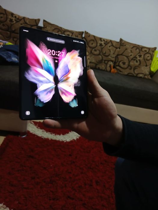 Vând Samsung galaxy  z fold 3