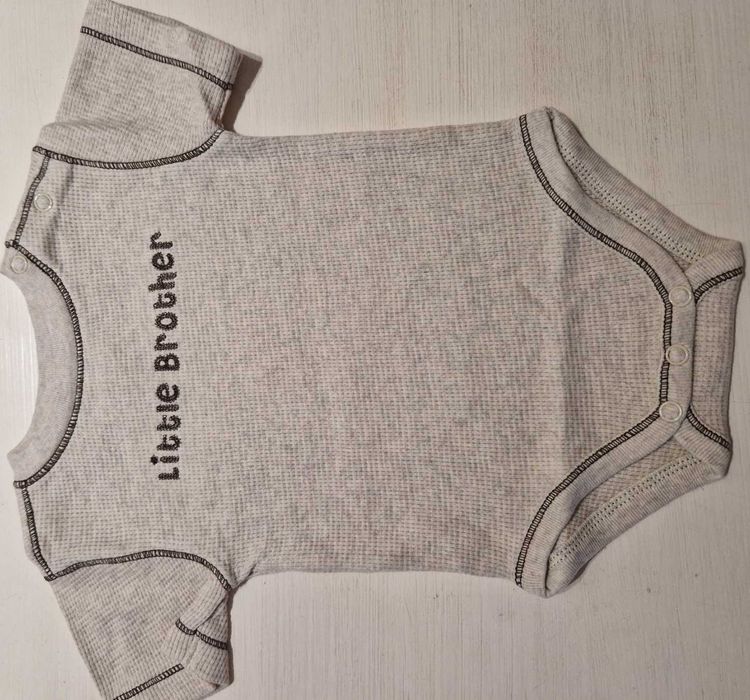 Бебешки бодита с надпис на GYMBOREE и MINIWEAR