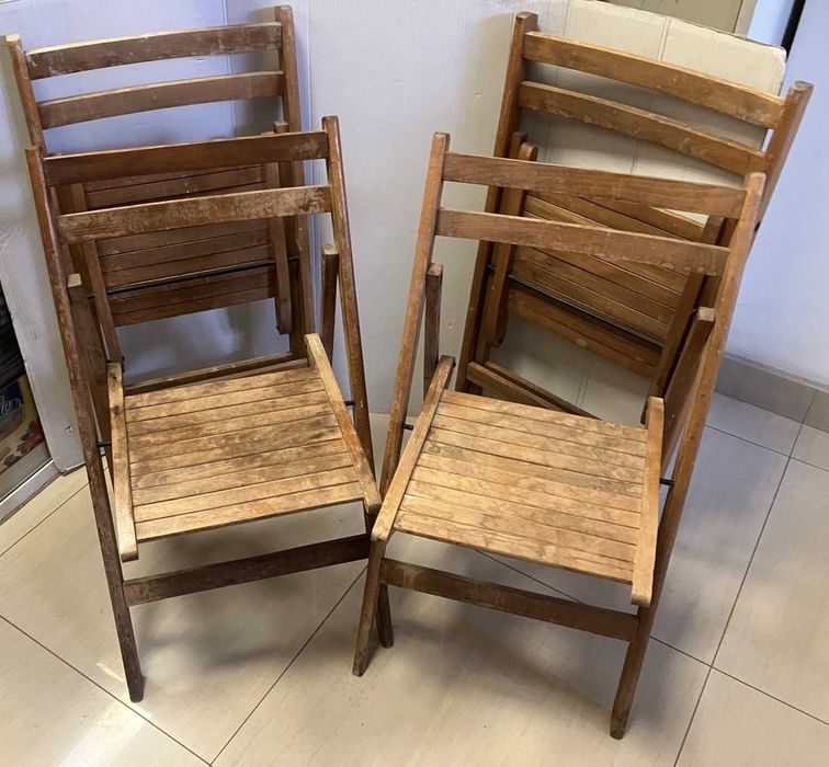 Стари сгъваеми дървени столове - 4 бр.