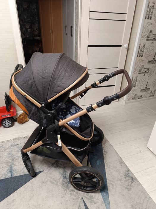 Коляска в комплекте автолюлька