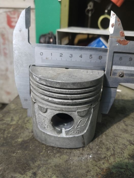 Поршни от москвича новые