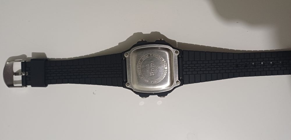 Часы от компании bomi