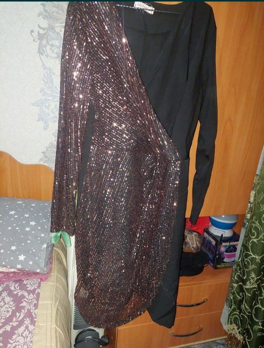 Платье нарядное 52 р