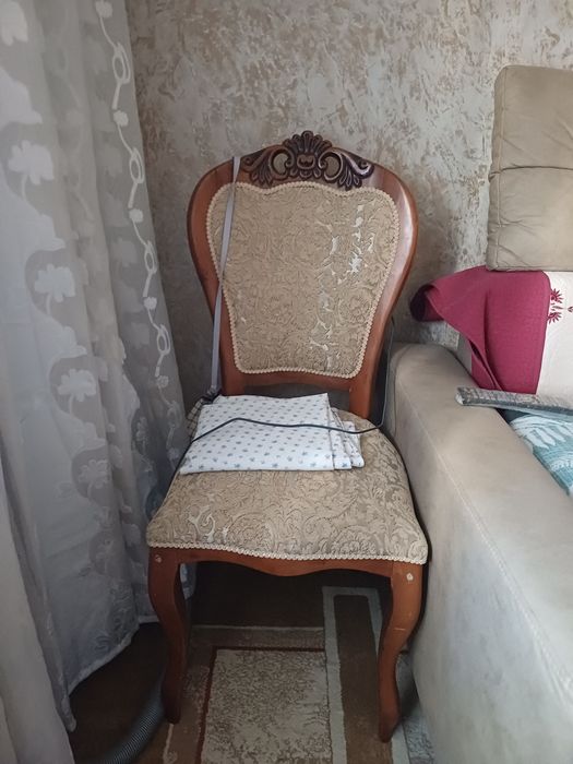 Продам спальные  стулья в отличном состоянии. Не пользовались практиче