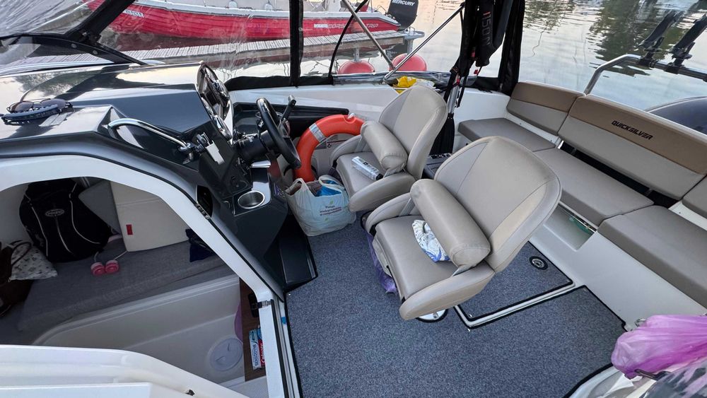 Quicksilver Activ 555 Cabin• Mercury 115 CP CT • Full Option + Peridoc
