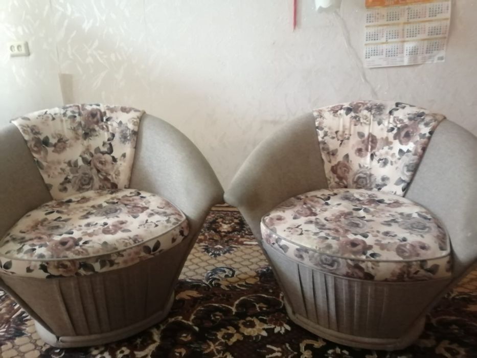 Кресло для гостинной 2 шт б/у