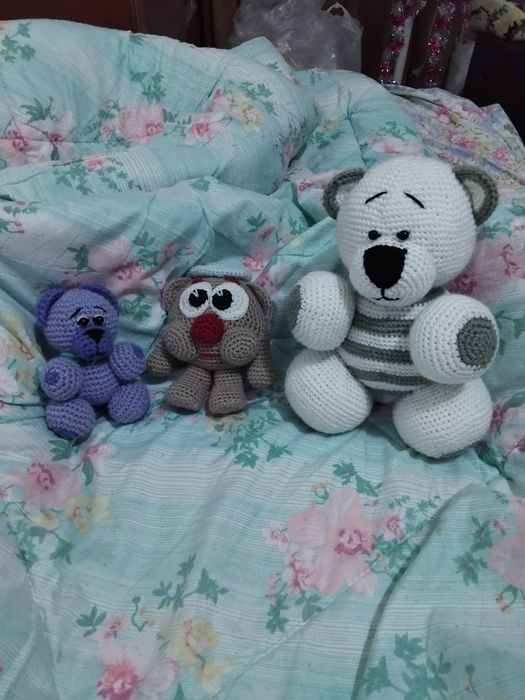 Вязанные игрушки продаётся