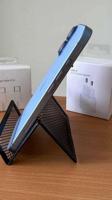 De vanzare iPhone 17 Mist Blue ca nou- 12 luni garantie