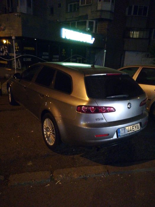 Vând Alfa Romeo 159