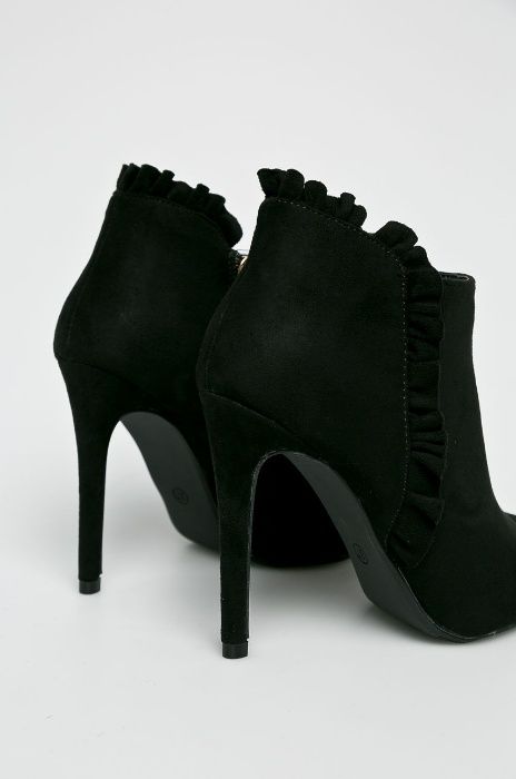 Ghete stiletto cu toc inalt marimea 40. NOI!!!