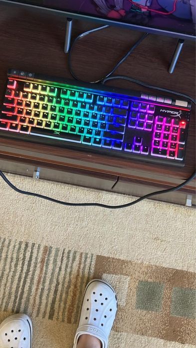 продам клавиатуру hyperX