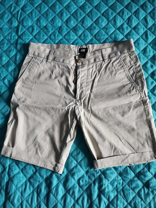 Pantaloni scurți bleu și crem, mărime 30 și 32