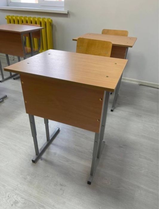 Школьные парты для учеников