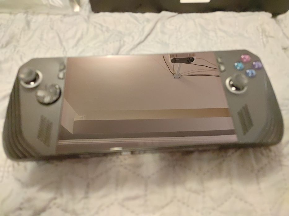 Asus ROG Ally X 24gb 1tb + калъф за пренасяне и резервни части