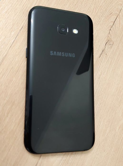 Продам SAMSUNG Galaxy A5 (2017)