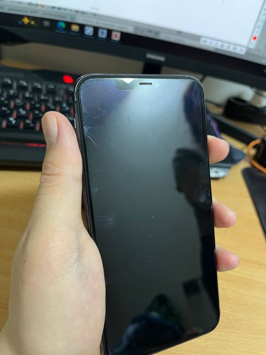 I phone 11 pro max 64 gb