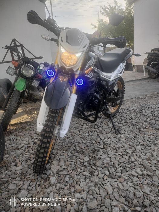 Мотоцикл Эндуро Senke 250.