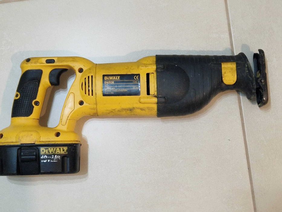 Fierastrau sabie Dewalt DW 938