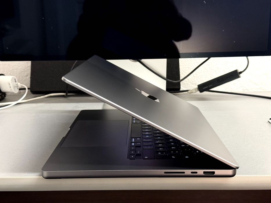 Apple MacBook Pro M1 Max - 64GB RAM - 4TB SSD