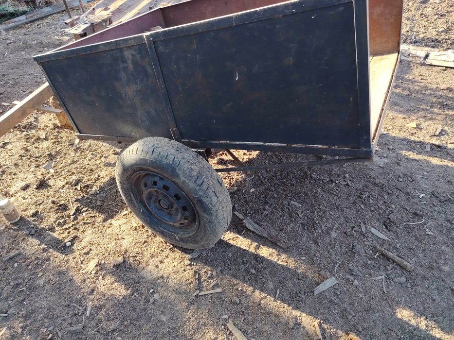 Vand sau schimb remorcă făcută de nouă