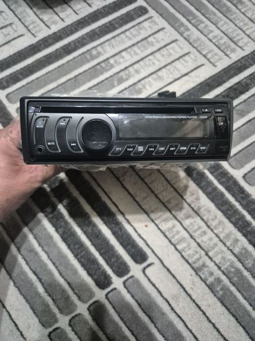 Vând casetofon de mașină mp3