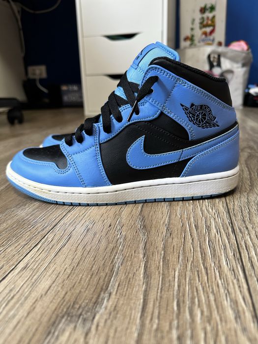 Nike air jordan 1 mid university blue black