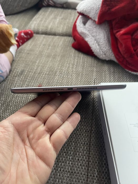 Таблет Apple iPad 6th Generation Wi Fi 32GB GSM iPhone Nike Jordan