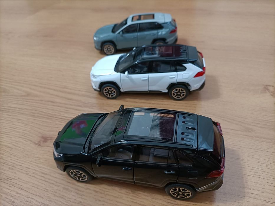 Machete metalice Toyota