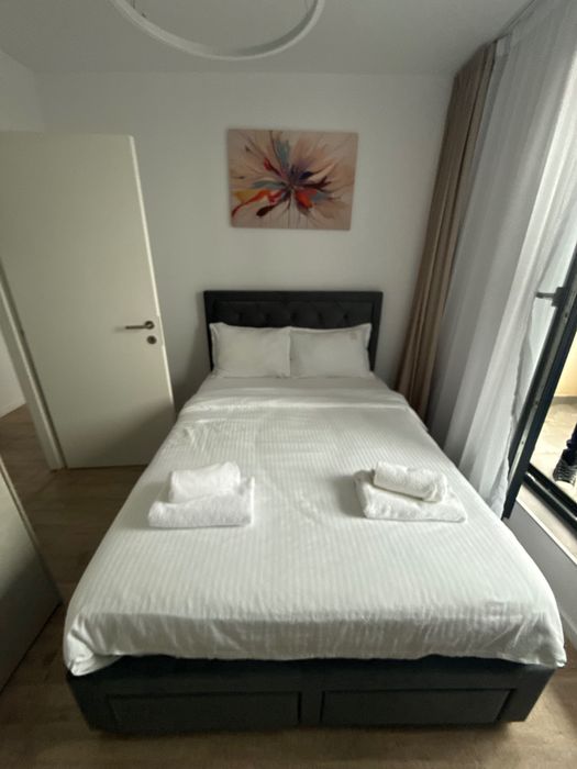 Vând Pat 140/200 Aproape nou