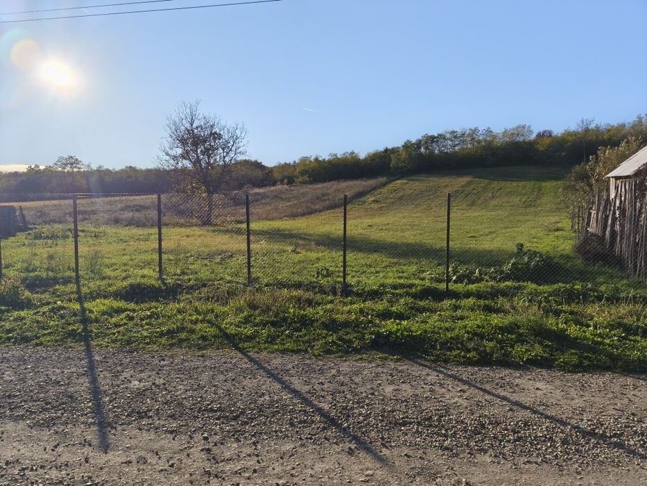 Vînd teren intravilant urgent în zona Făgetului