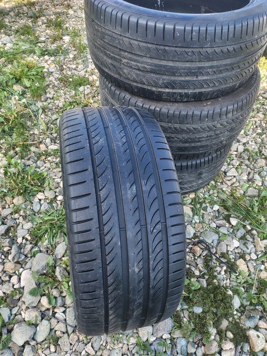 Vând 4 anvelope vara 18