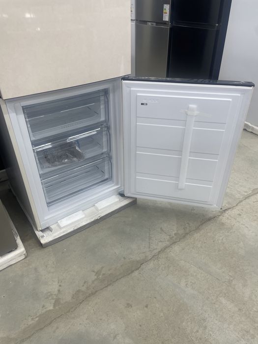 Продам Холодильник BLESK BL-468FXNY