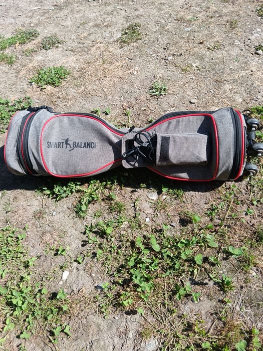 Vând skateboard electric in stare buna de funcționare cu încărcător ,husa .