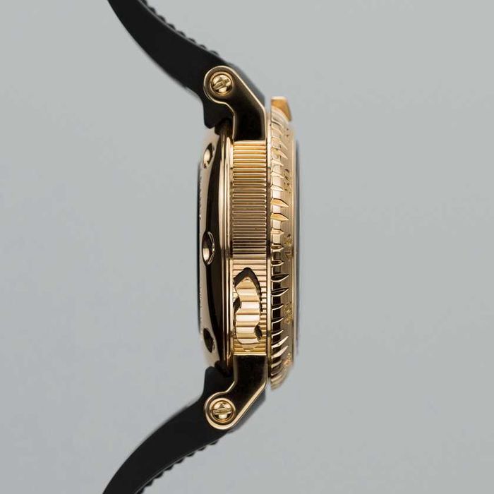 Breguet Marina Royal Alarm 18k Rose Gold 5847BR/Z2/5ZV