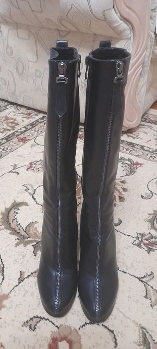 Продам зимние сапоги.