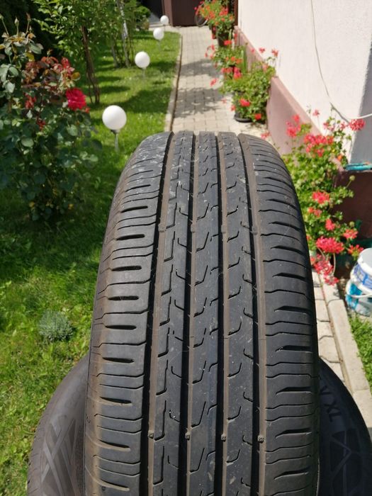 Vând  4 cauciucuri  215 65 17  XL  vară  Continental