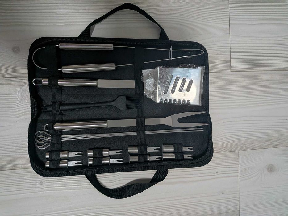 Set ustensile pentru gratar nou