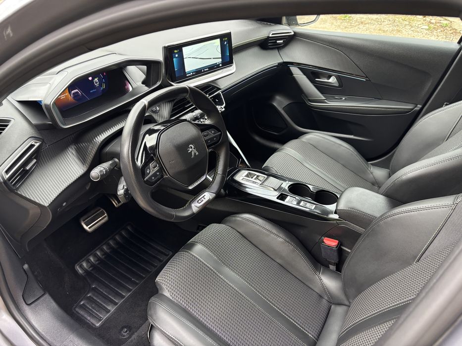 Peugeot e-208 gt