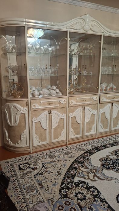 Стенка, горка, гостиный