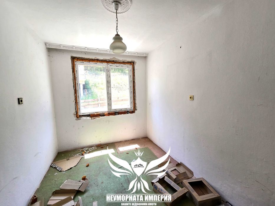 Продавам тристаен апартамент 94кв. на първи етаж с паркомясто в гр.Асеновград, кв.Долни Воден - снимка 5