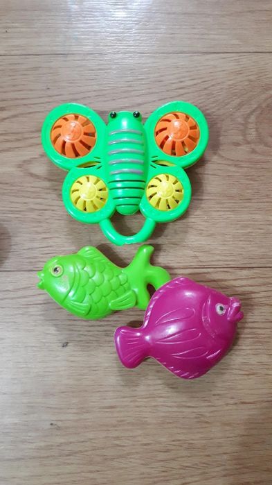 Игрушки погремушки для малыша