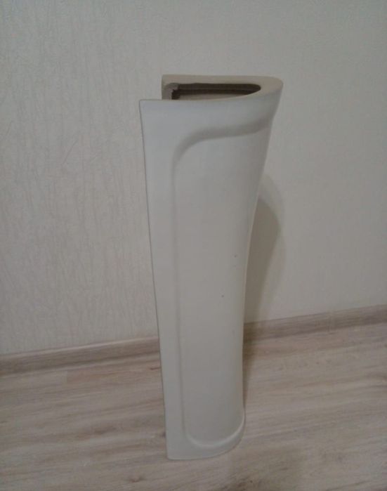 Продам совершенно новый пьедистал для раковины