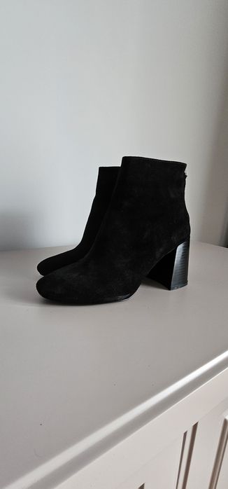 Botine Zara piele intoarsa marimea 38