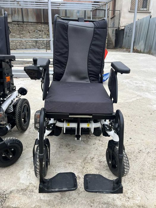 акумулаторен инвалиден стол Invacare Акумулаторна инвалидна количка