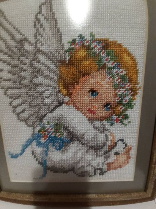 Гоблени "Горски Параклис" и "Ангелче" в Рамка, Идеален Подарък